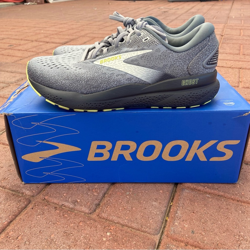 Brooks Mens GHOST 16 Gray Lime Running Sneakers Sz 9 4E Extra Wide